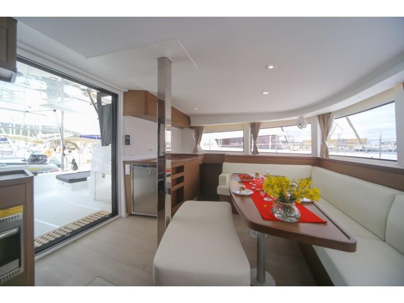 Book yachts online - catamaran - Lagoon 42 - Discovery - rent
