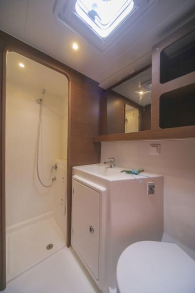 Book yachts online - catamaran - Lagoon 42 - Discovery - rent