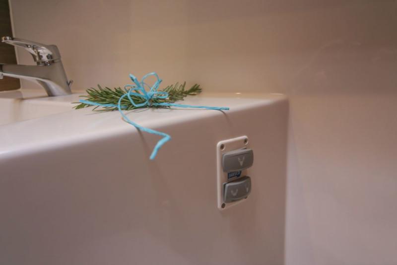 Book yachts online - catamaran - Lagoon 42 - Discovery - rent