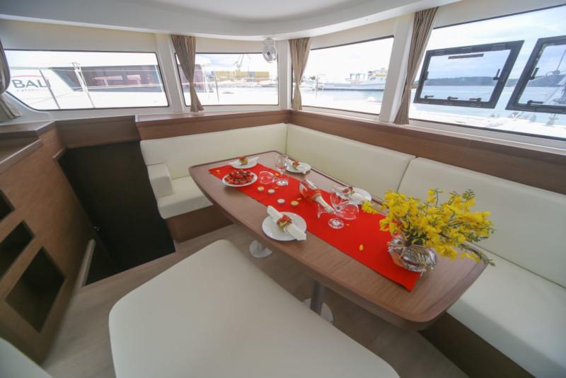 Book yachts online - catamaran - Lagoon 42 - Discovery - rent