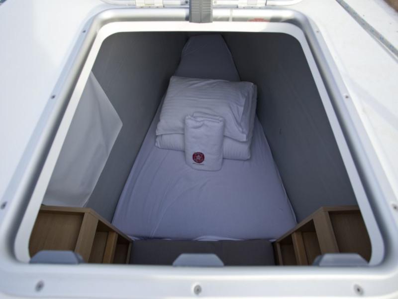 Book yachts online - catamaran - Lagoon 450 Flybridge - Pix - rent