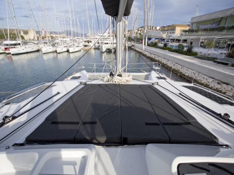 Book yachts online - catamaran - Lagoon 450 Flybridge - Pix - rent