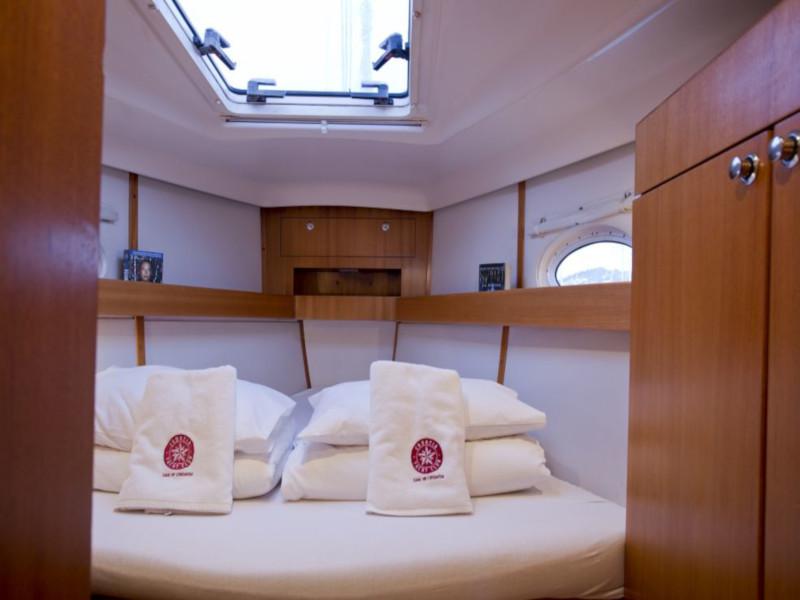 Book yachts online - sailboat - Elan 434 Impression - Didi - rent