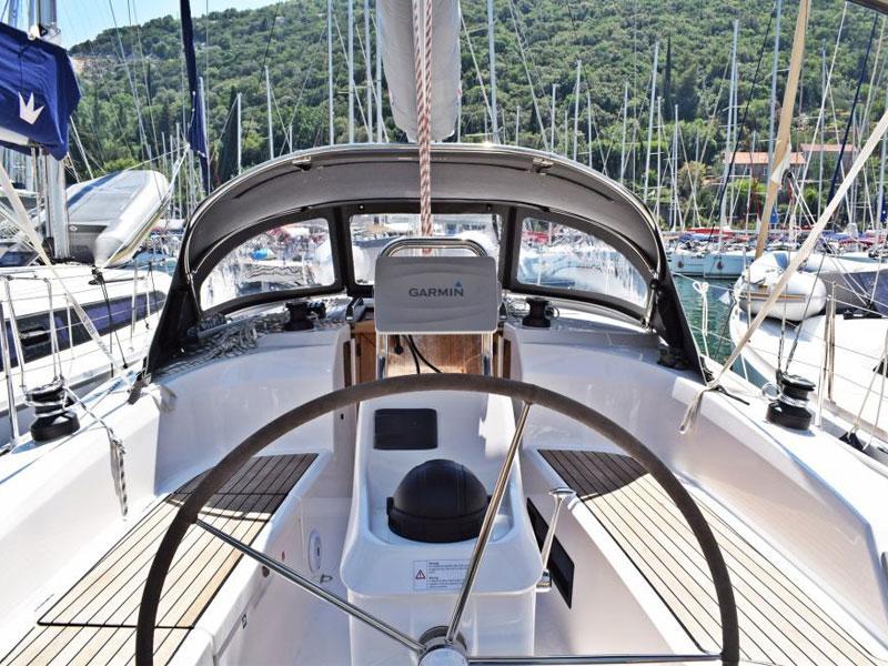 Book yachts online - sailboat - Bavaria Cruiser 34 (4) - Bashung - rent