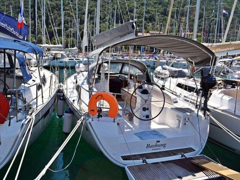 Book yachts online - sailboat - Bavaria Cruiser 34 (4) - Bashung - rent