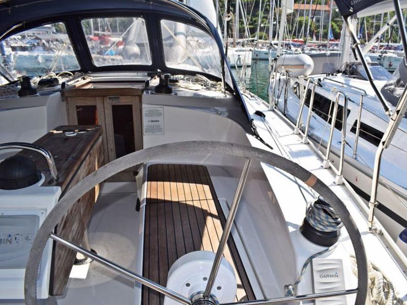 Book yachts online - sailboat - Bavaria Cruiser 37 - Andromeda - rent