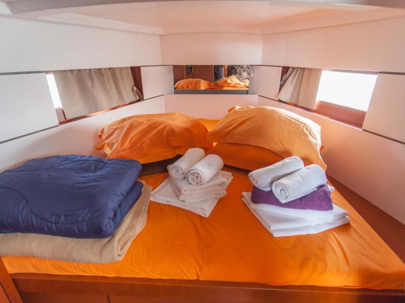 Book yachts online - sailboat - Oceanis 38.1 - Dvorak - rent