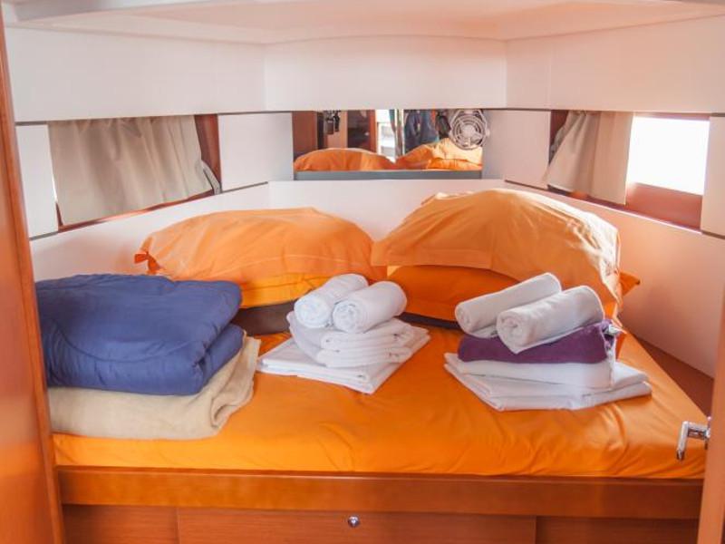 Book yachts online - sailboat - Oceanis 38.1 - Dvorak - rent