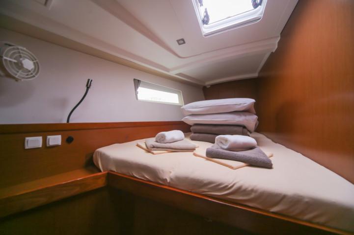 Book yachts online - sailboat - Oceanis 45 - Strauss - rent