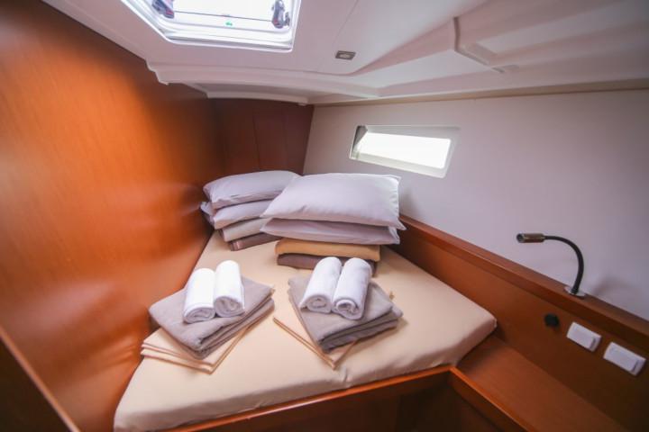 Book yachts online - sailboat - Oceanis 45 - Strauss - rent