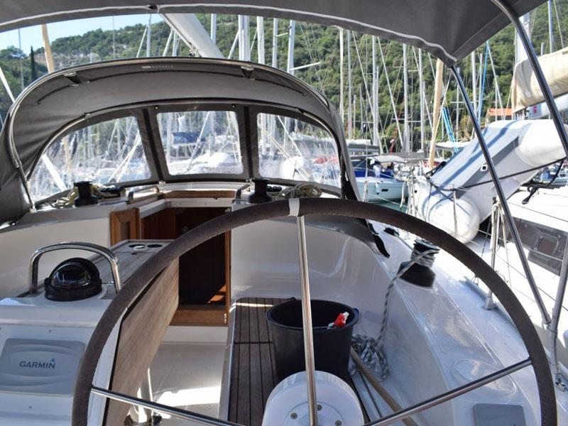 Book yachts online - sailboat - Bavaria Cruiser 37 - MAPALIMI - rent