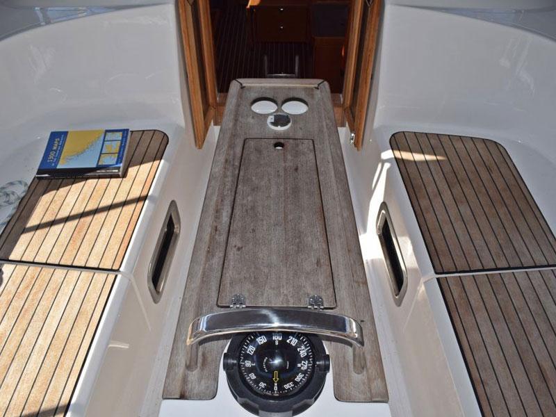 Book yachts online - sailboat - Bavaria Cruiser 37 - MAPALIMI - rent