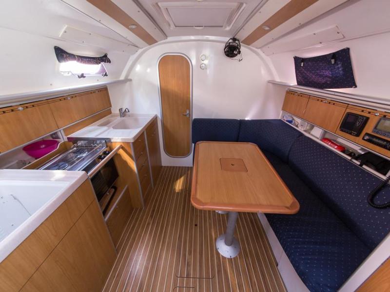 Book yachts online - sailboat - Harmony 34 - Tolstoi - rent