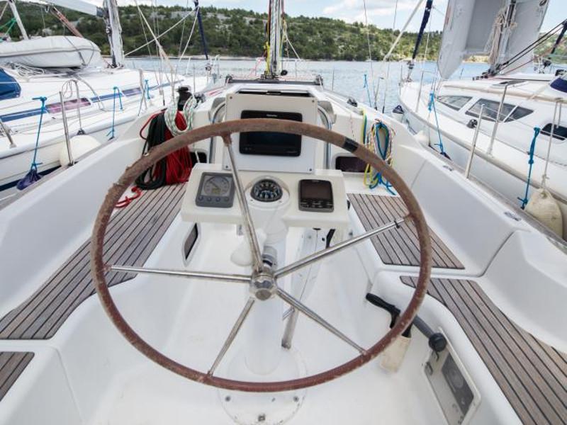 Book yachts online - sailboat - Oceanis 31 - So-Ni - rent