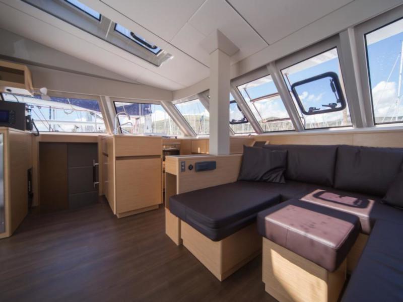 Book yachts online - catamaran - Nautitech 46 Fly - Santorin - rent