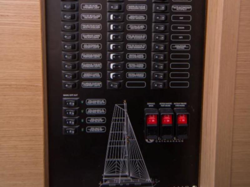 Book yachts online - catamaran - Nautitech 46 Fly - Santorin - rent