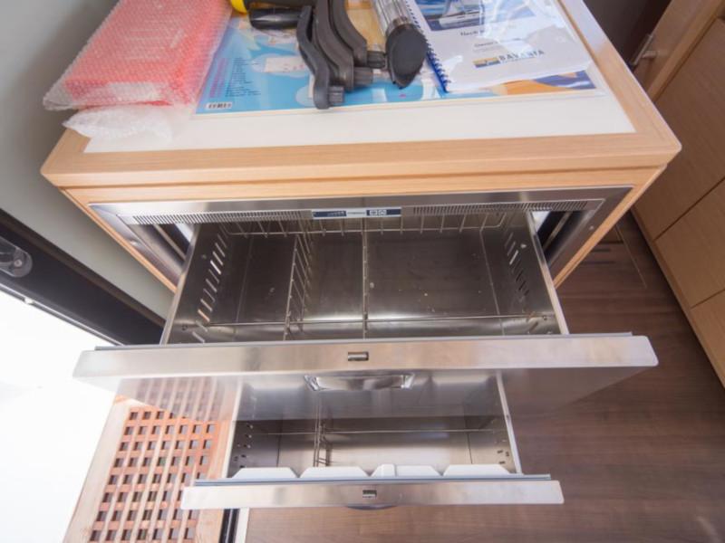 Book yachts online - catamaran - Nautitech 46 Fly - Santorin - rent