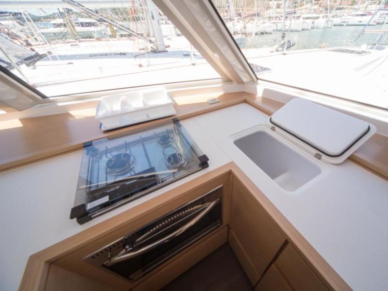 Book yachts online - catamaran - Nautitech 46 Fly - Santorin - rent