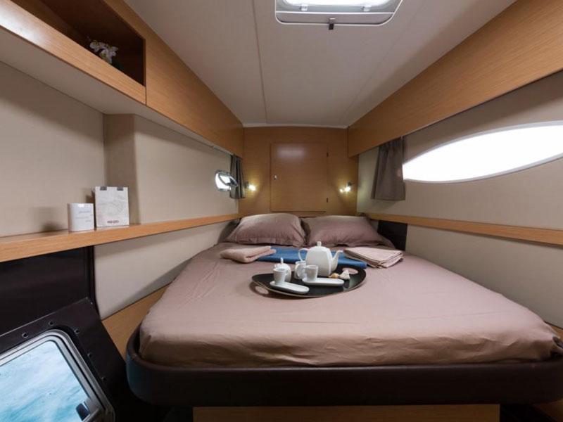 Book yachts online - catamaran - Helia 44 - No Shoes - rent