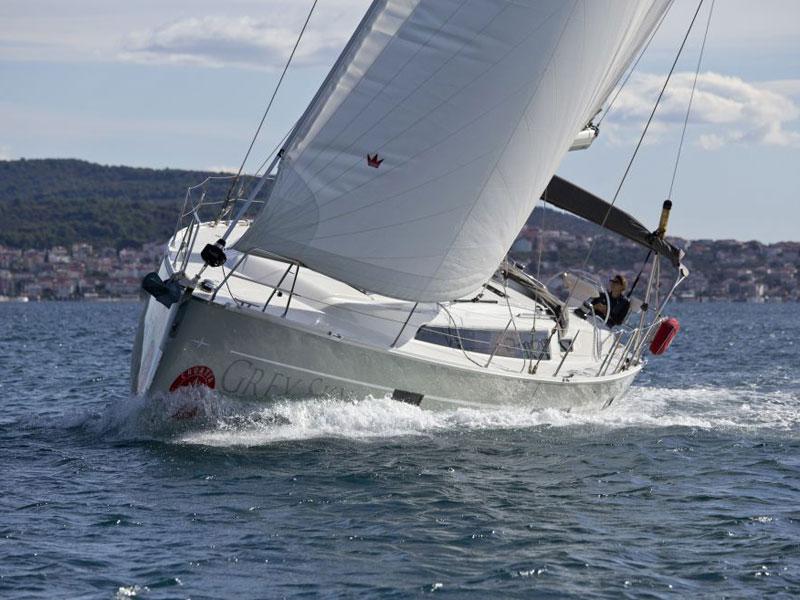 Book yachts online - sailboat - Bavaria Cruiser 46 (9) - Grey Sky - rent
