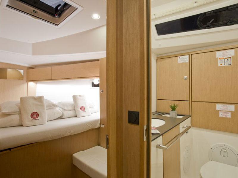 Book yachts online - sailboat - Bavaria Cruiser 46 (9) - Grey Sky - rent