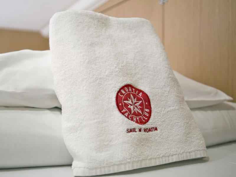 Book yachts online - sailboat - Bavaria Cruiser 46 (9) - Grey Sky - rent