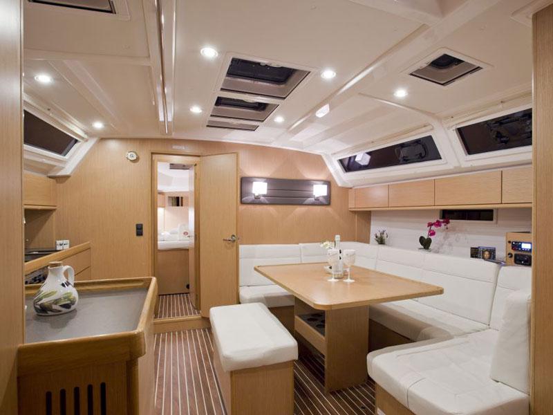 Book yachts online - sailboat - Bavaria Cruiser 46 (9) - Grey Sky - rent