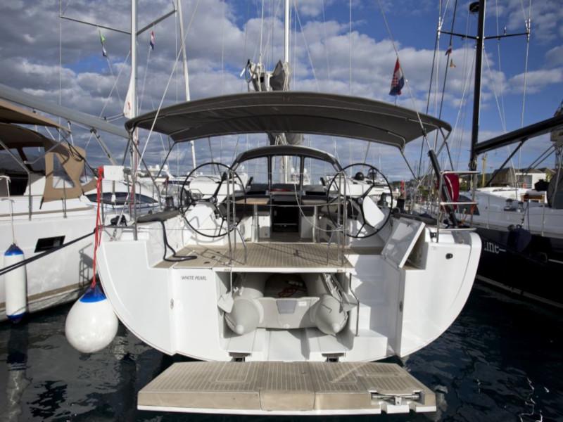 Book yachts online - sailboat - Hanse 588 - White Pearl - rent