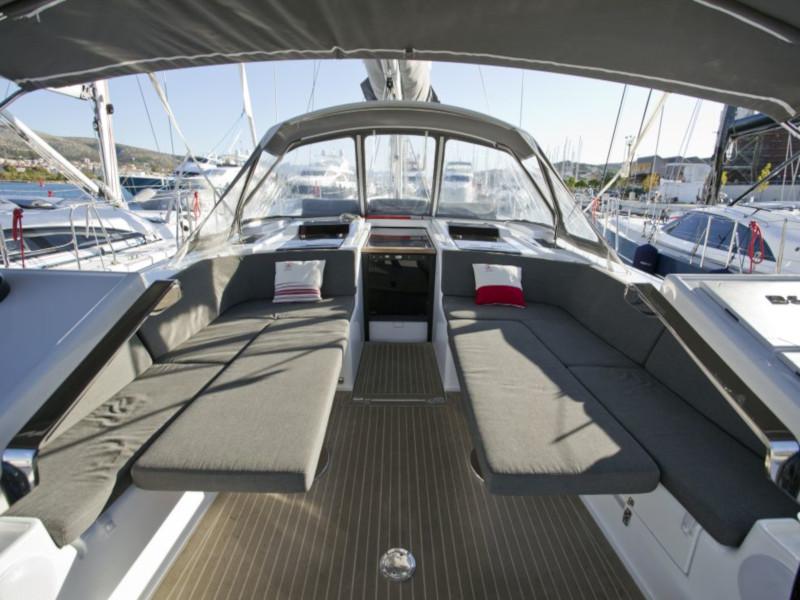 Book yachts online - sailboat - Hanse 588 - White Pearl - rent