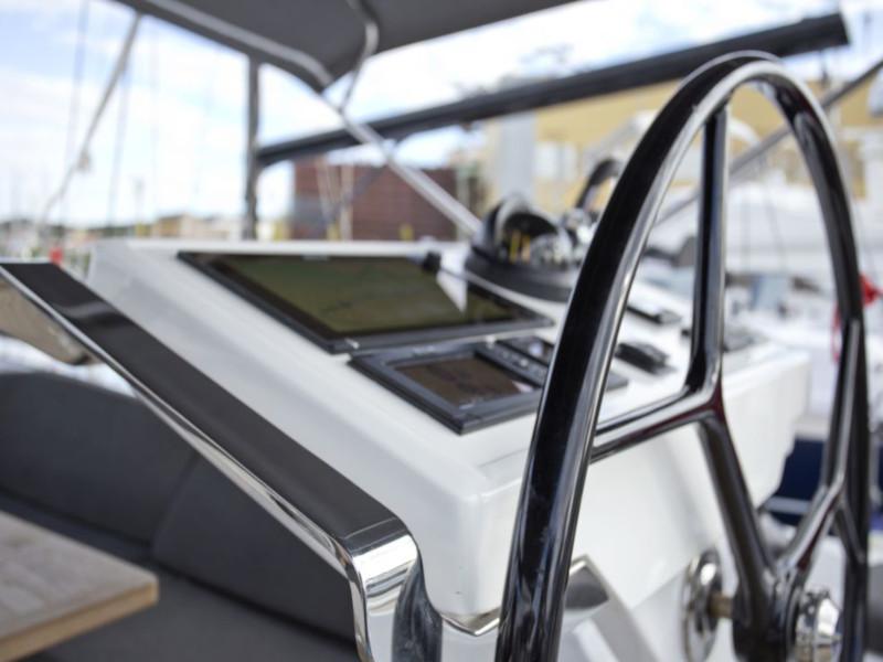 Book yachts online - sailboat - Hanse 588 - White Pearl - rent