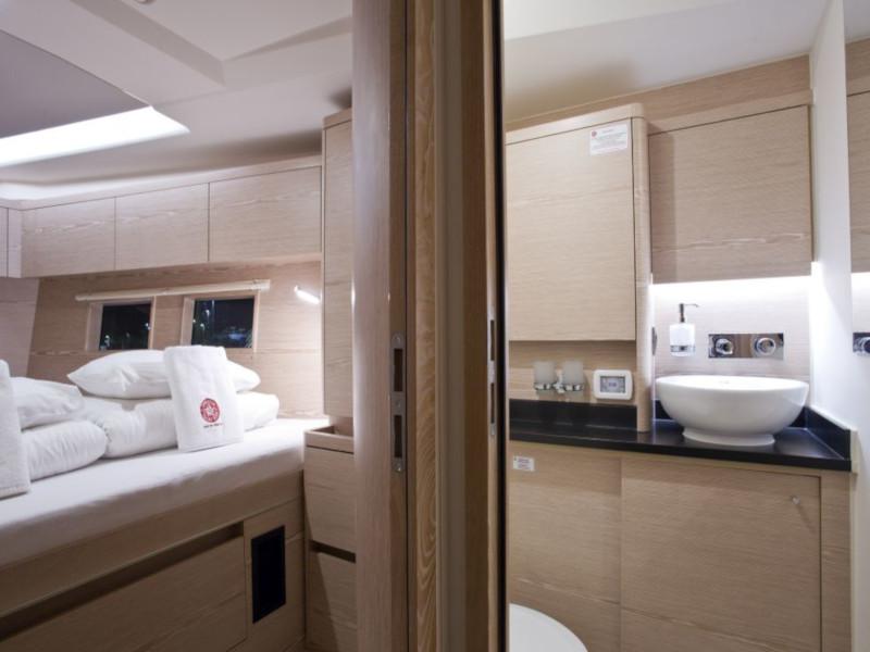 Book yachts online - sailboat - Hanse 588 - White Pearl - rent