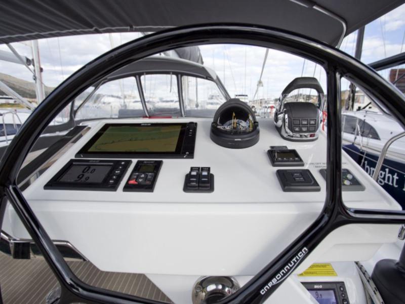 Book yachts online - sailboat - Hanse 588 - White Pearl - rent