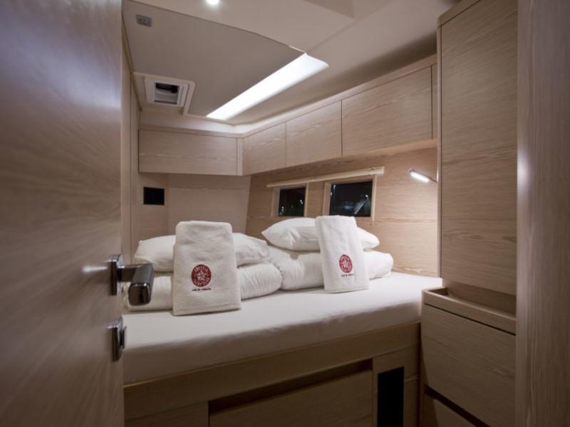 Book yachts online - sailboat - Hanse 588 - White Pearl - rent