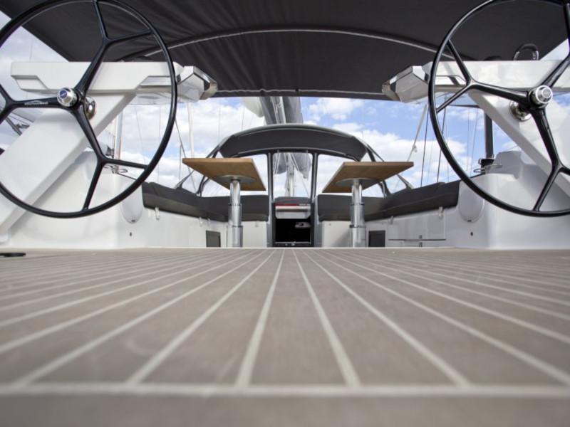 Book yachts online - sailboat - Hanse 588 - White Pearl - rent