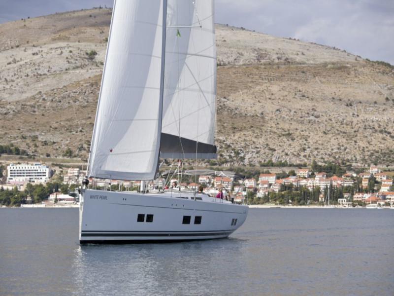 Book yachts online - sailboat - Hanse 588 - White Pearl - rent