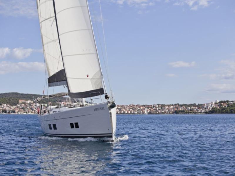 Book yachts online - sailboat - Hanse 588 - White Pearl - rent