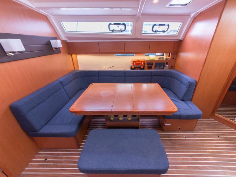 Book yachts online - sailboat - Bavaria Cruiser 46 - Curradi - rent