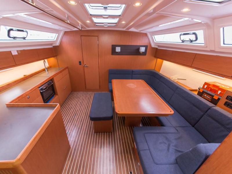 Book yachts online - sailboat - Bavaria Cruiser 46 - Curradi - rent