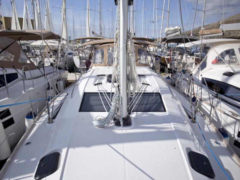 Book yachts online - sailboat - Elan Impression 45 - Six Friends - rent
