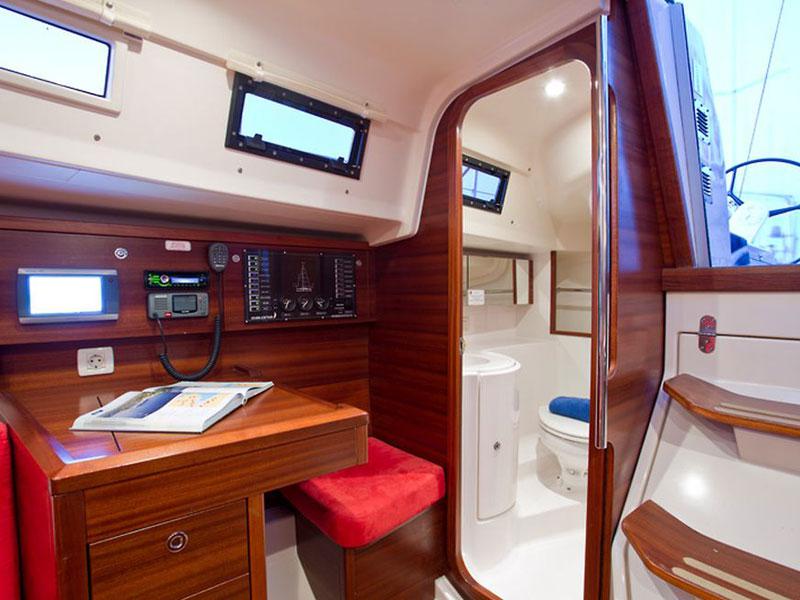 Book yachts online - sailboat - Salona 35 - Charly - rent