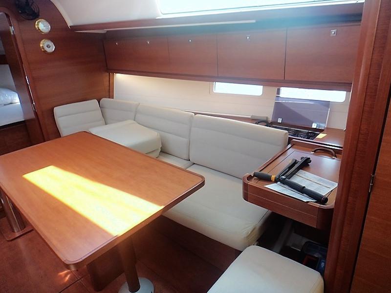 Book yachts online - sailboat - Dufour 382 Grand Large - Les Troyens - rent