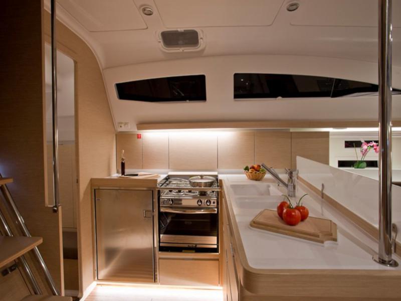 Book yachts online - sailboat - Elan Impression 45 - Maui - rent