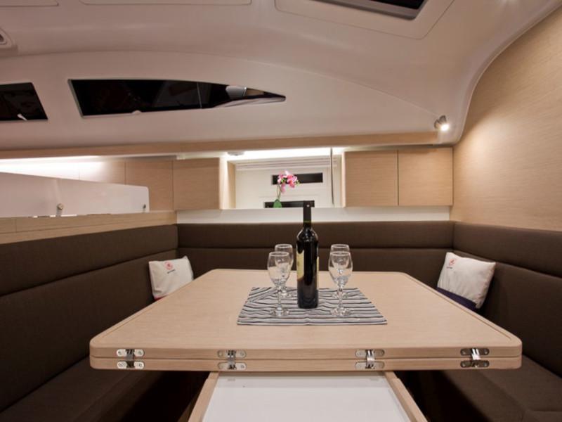 Book yachts online - sailboat - Elan Impression 45 - Maui - rent