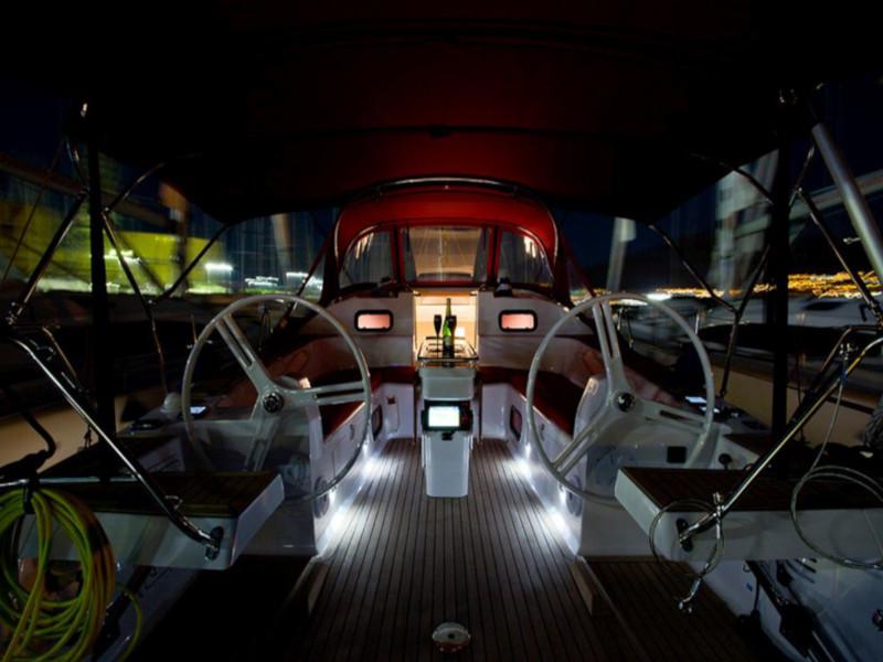 Book yachts online - sailboat - Elan Impression 45 - Maui - rent