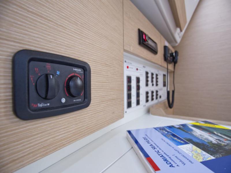 Book yachts online - sailboat - Elan Impression 45 - Midnight - rent