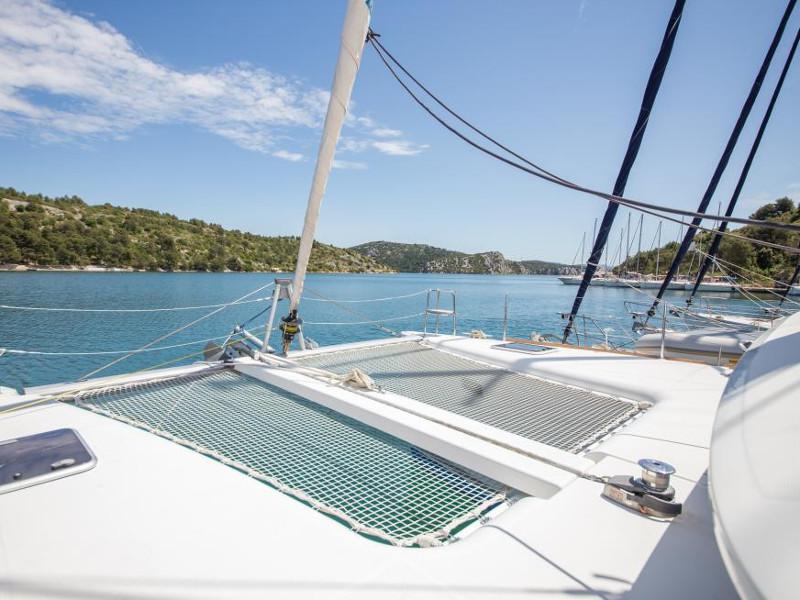 Book yachts online - catamaran - Lagoon 400 S2 - Rapala - rent