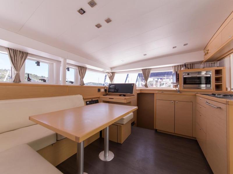 Book yachts online - catamaran - Lagoon 400 S2 - Rapala - rent