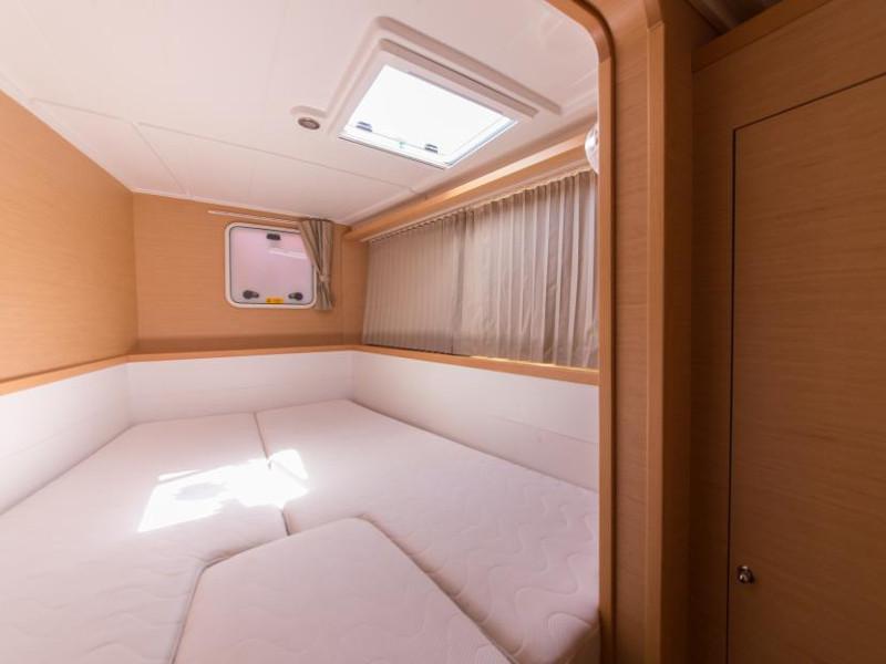 Book yachts online - catamaran - Lagoon 400 S2 - Rapala - rent