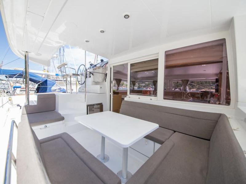 Book yachts online - catamaran - Lagoon 400 S2 - Rapala - rent
