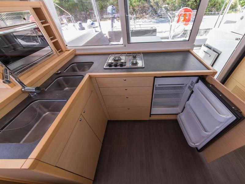 Book yachts online - catamaran - Lagoon 400 S2 - Rapala - rent